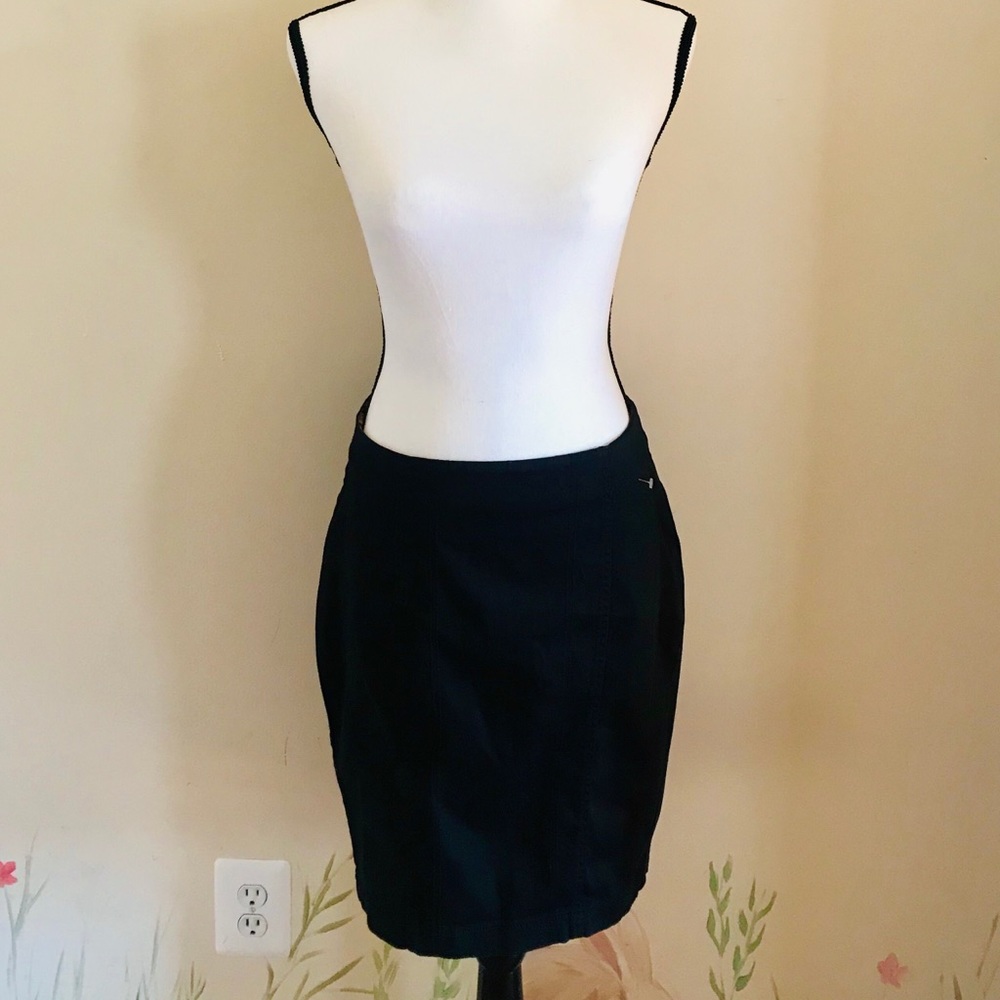 NEW H&M Divided Black Skirt